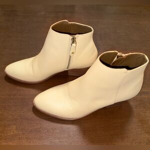 Women’s sz 8 Cream Leather Ankle Boots by Thursday Boot Co.
